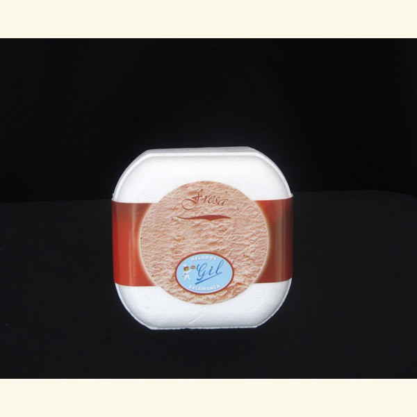 Tarrina de helado de fresa